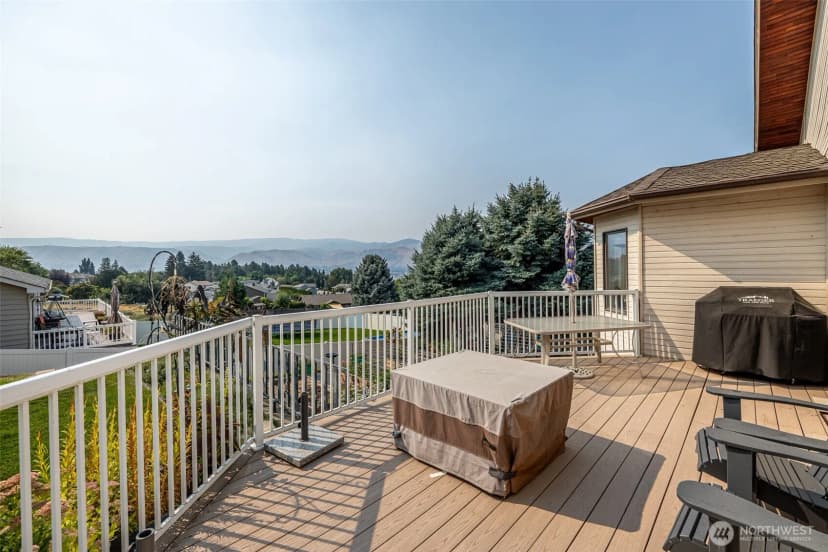 Property photo for 326 23rd Street Ne, East Wenatchee photo 5
