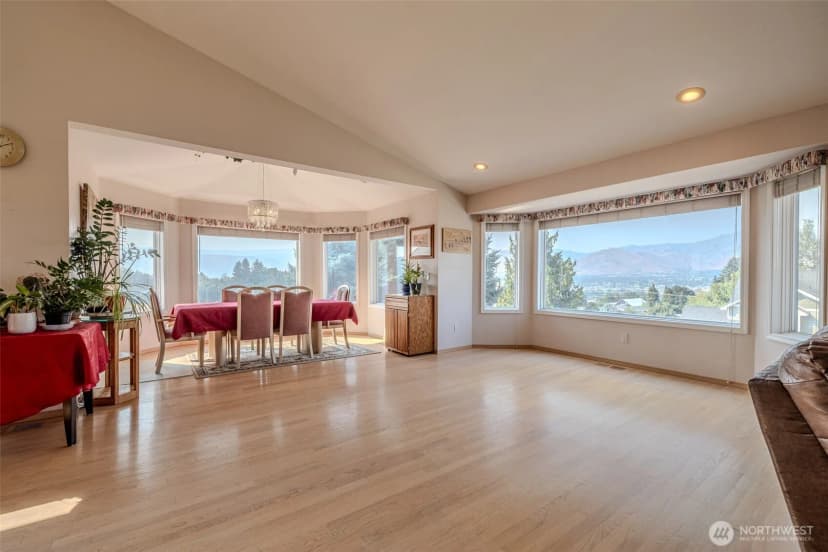Property photo for 326 23rd Street Ne, East Wenatchee photo 14