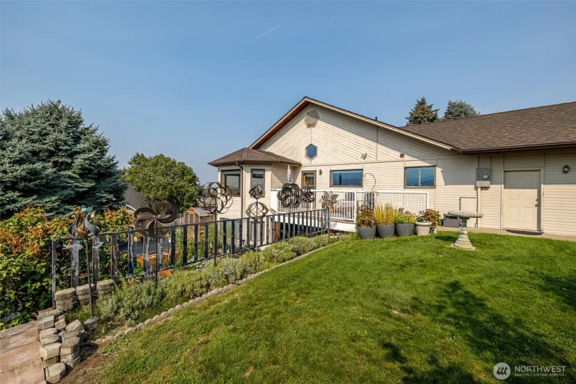 Property photo for 326 23rd Street Ne, East Wenatchee photo 7