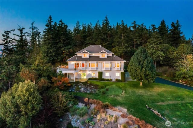 Property photo for 8661 Southridge Place, Anacortes photo 2