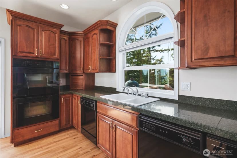 Property photo for 8661 Southridge Place, Anacortes photo 10