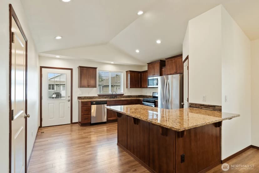 Property photo for 270 Lewis Place, Sedro Woolley photo 10