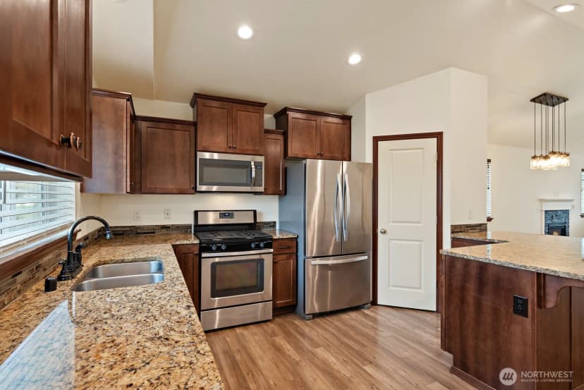 Property photo for 270 Lewis Place, Sedro Woolley photo 12