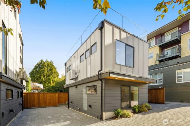 Property photo for 317 Nw 86th Street, Seattle photo 2