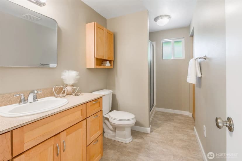 Property photo for 1300 Queen Avenue Ne, Renton photo 17