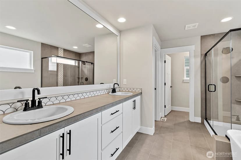 Property photo for 20833 99th Place S, Kent photo 31