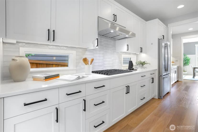 Property photo for 7560 30th Avenue Ne, Seattle photo 6