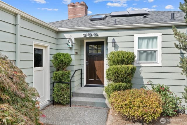 Property photo for 730 W Etruria Street, Seattle photo 2