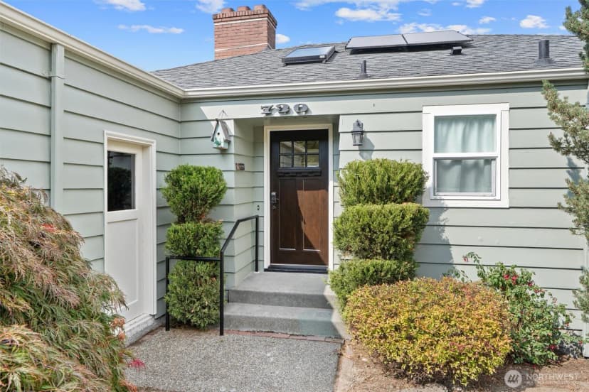 Property photo for 730 W Etruria Street, Seattle photo 2