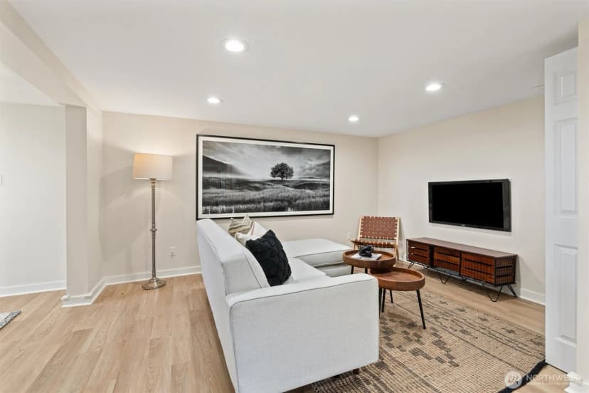 Property photo for 730 W Etruria Street, Seattle photo 17