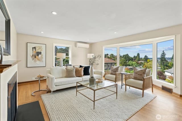 Property photo for 730 W Etruria Street, Seattle photo 5