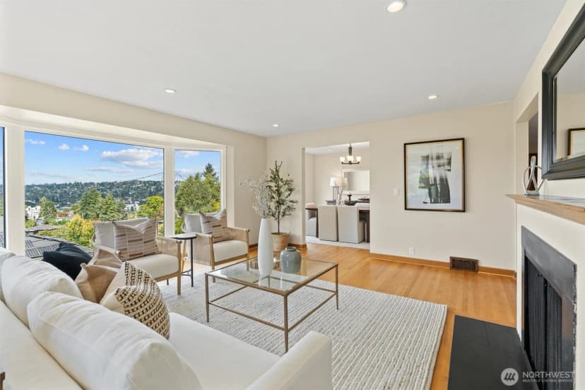 Property photo for 730 W Etruria Street, Seattle photo 6