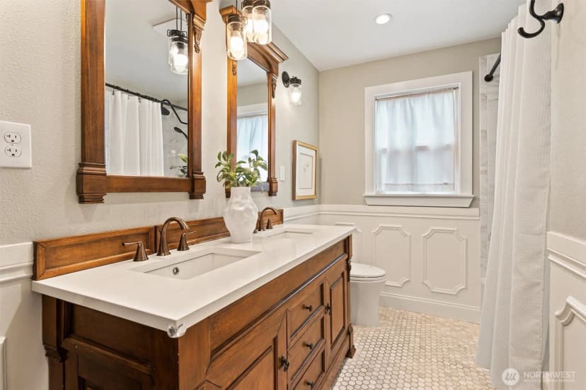 Property photo for 730 W Etruria Street, Seattle photo 14
