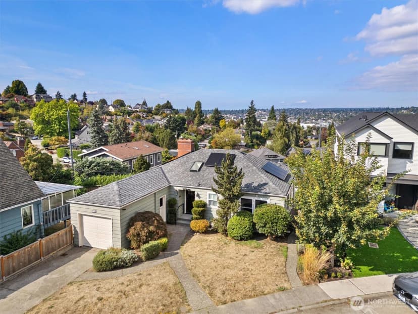 Property photo for 730 W Etruria Street, Seattle