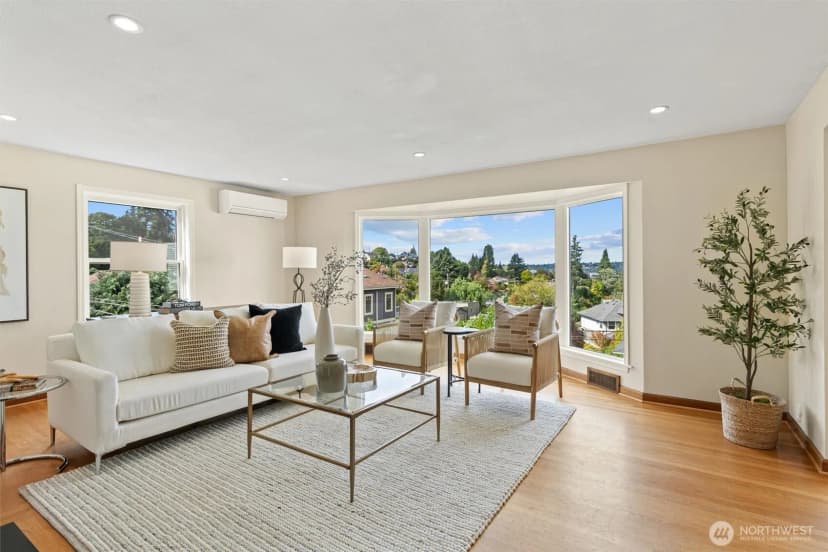 Property photo for 730 W Etruria Street, Seattle photo 4