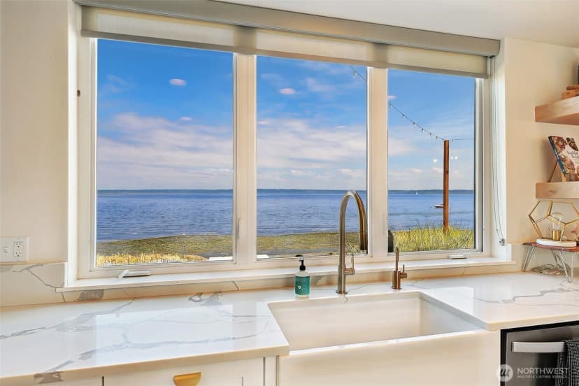 Property photo for 15638 Point Monroe Drive Ne, Bainbridge Island photo 6
