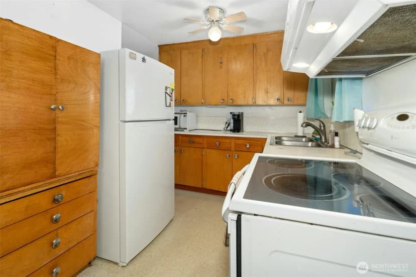 Property photo for 16151 126th Avenue Se, Renton photo 9