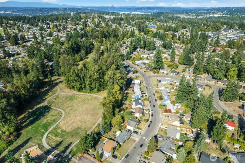 Property photo for 16151 126th Avenue Se, Renton photo 31