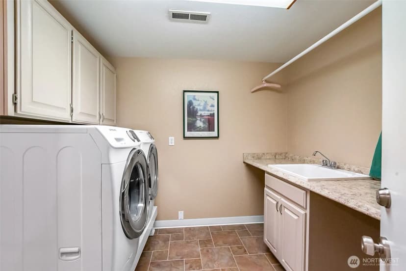 Property photo for 12504 40th Avenue Se, Everett photo 18