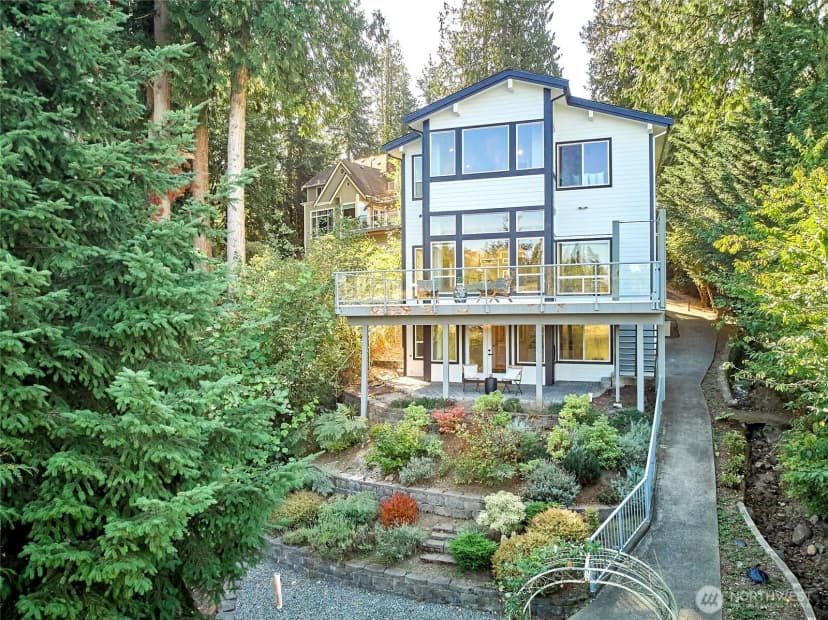 Property photo for 18360 W Lake Desire Drive, Renton photo 40