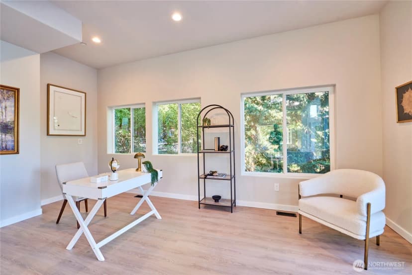 Property photo for 18360 W Lake Desire Drive, Renton photo 16