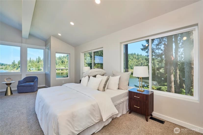 Property photo for 18360 W Lake Desire Drive, Renton photo 19