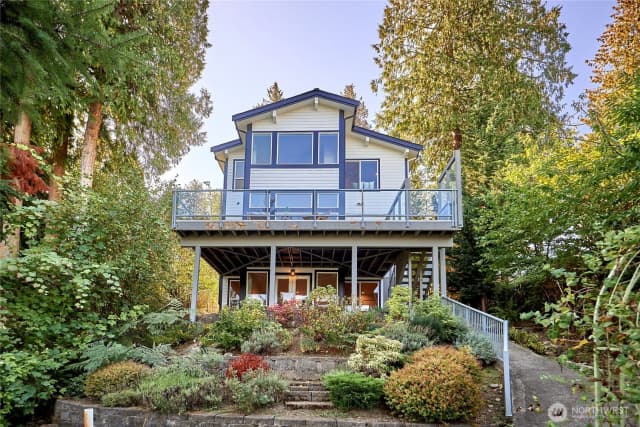 Property photo for 18360 W Lake Desire Drive, Renton photo 3