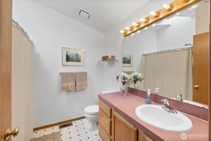 Property photo for 1809 Oak Avenue Ne, Olympia photo 20