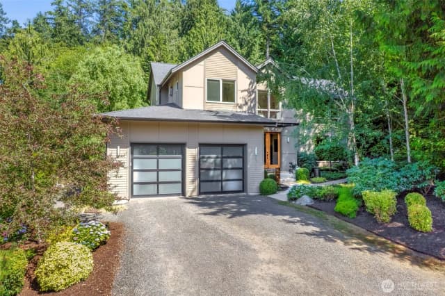Property photo for 9310 Hemlock Avenue Ne, Bainbridge Island photo 2