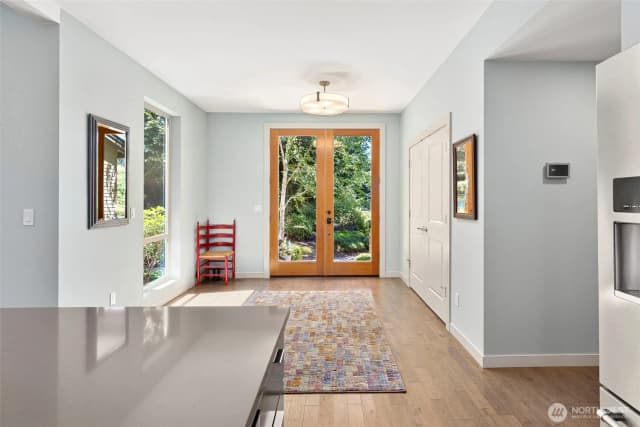 Property photo for 9310 Hemlock Avenue Ne, Bainbridge Island photo 3