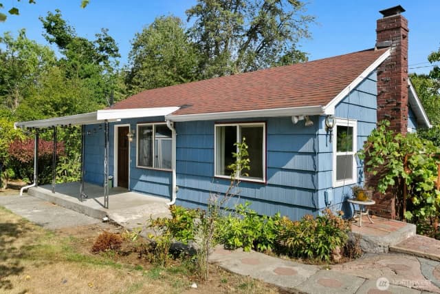 Property photo for 2802 S Orcas Street, Seattle photo 2