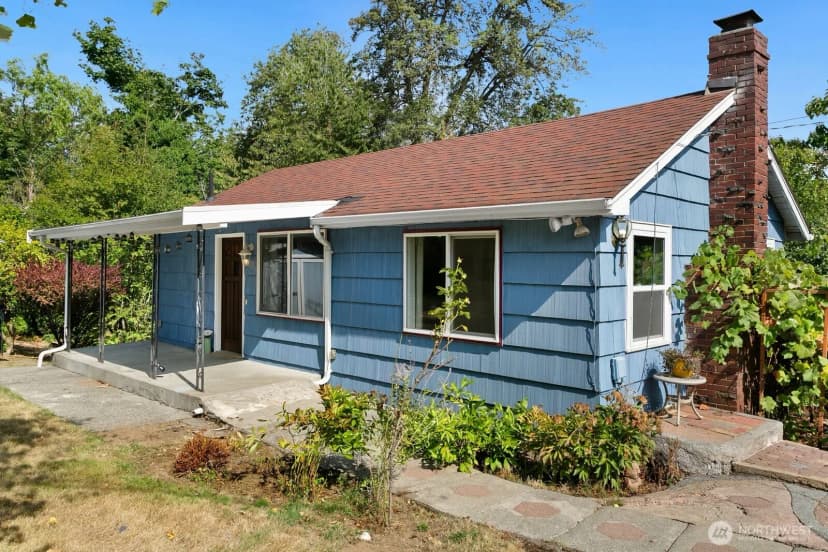 Property photo for 2802 S Orcas Street, Seattle photo 2