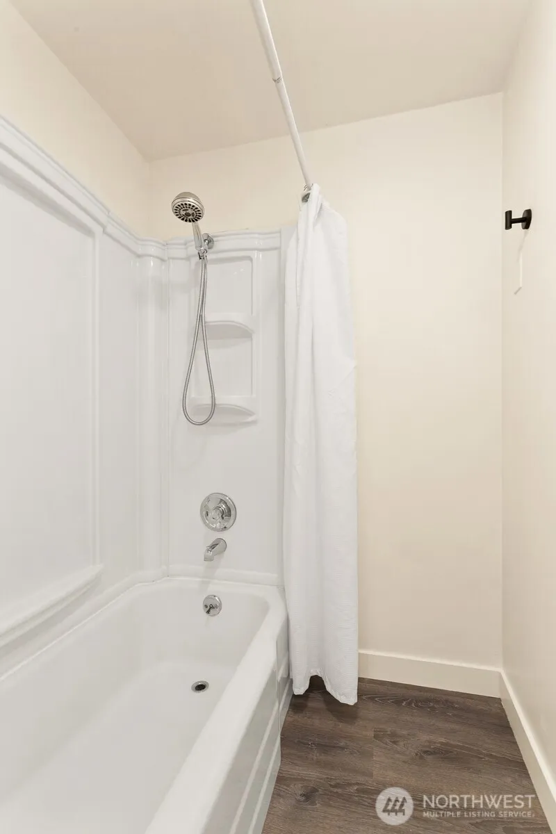 Property photo for 2802 S Orcas Street, Seattle photo 16