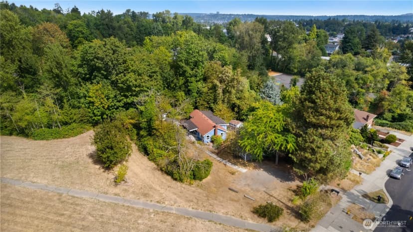 Property photo for 2802 S Orcas Street, Seattle photo 3