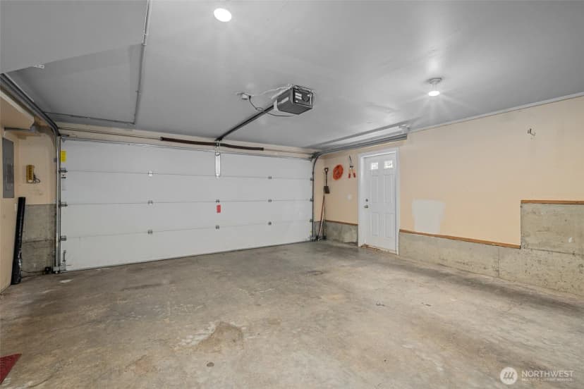 Property photo for 2705 W Maryland St, Bellingham photo 17