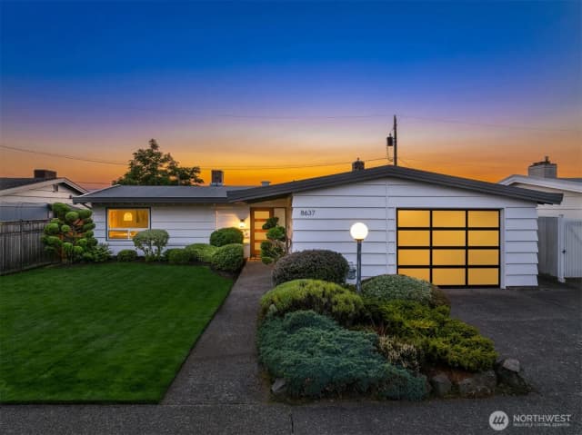 Property photo for 8637 21st Avenue Nw, Seattle photo 2