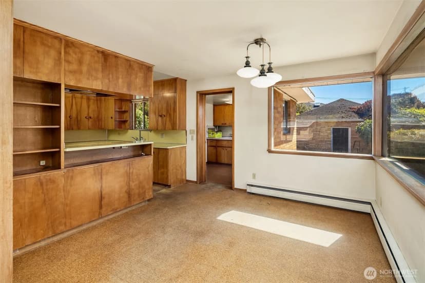 Property photo for 812 Main Street, Edmonds photo 5