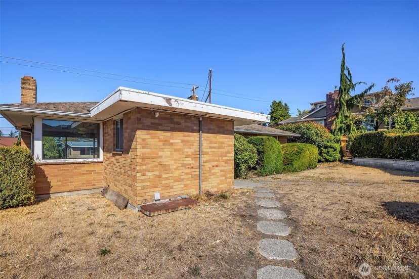Property photo for 812 Main Street, Edmonds photo 14