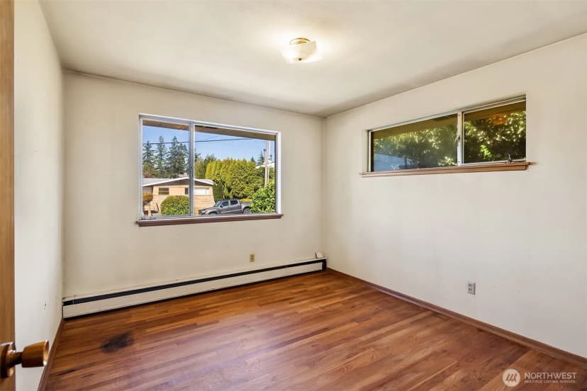 Property photo for 812 Main Street, Edmonds photo 8