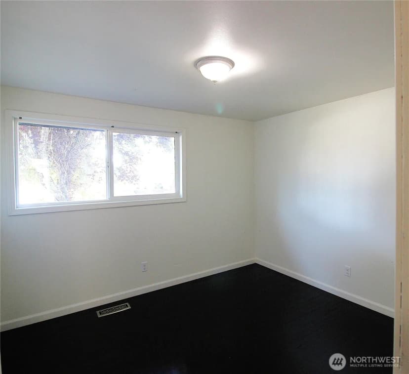 Property photo for 18004 110th Avenue Se, Renton photo 11