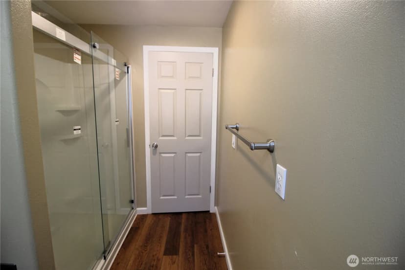 Property photo for 18004 110th Avenue Se, Renton photo 9