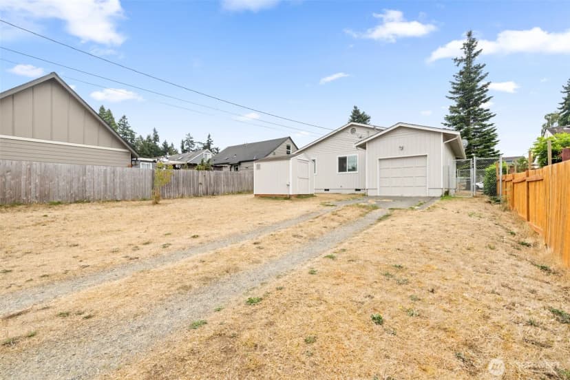 Property photo for 1415 E 4th Street, Port Angeles photo 32