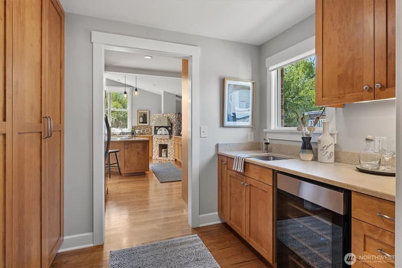 Property photo for 6023 Ne 61st Street, Seattle photo 14