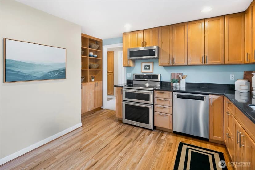Property photo for 5549 39th Avenue Ne, Seattle photo 7