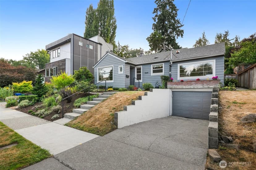 Property photo for 5549 39th Avenue Ne, Seattle photo 2