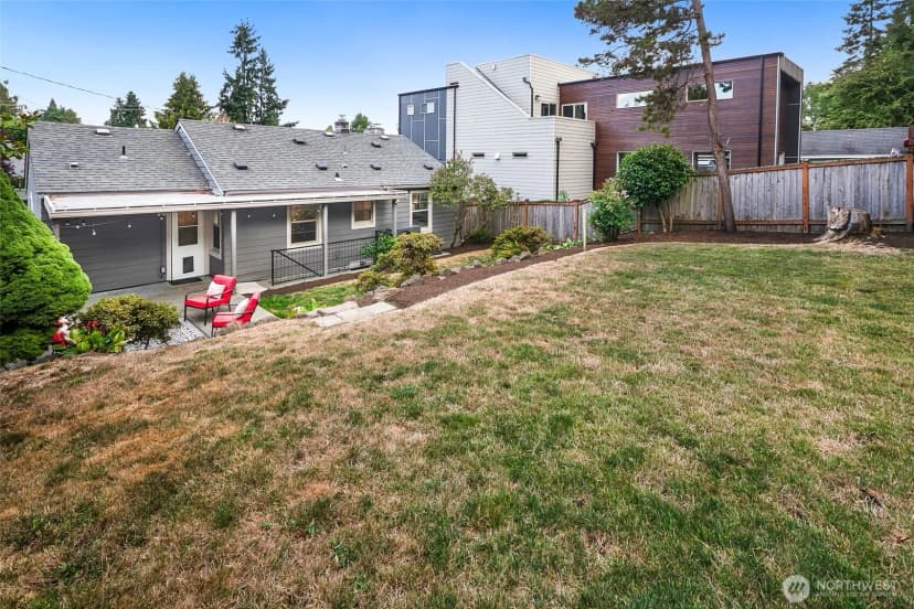 Property photo for 5549 39th Avenue Ne, Seattle photo 24