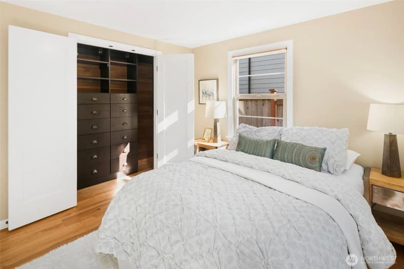Property photo for 5549 39th Avenue Ne, Seattle photo 12