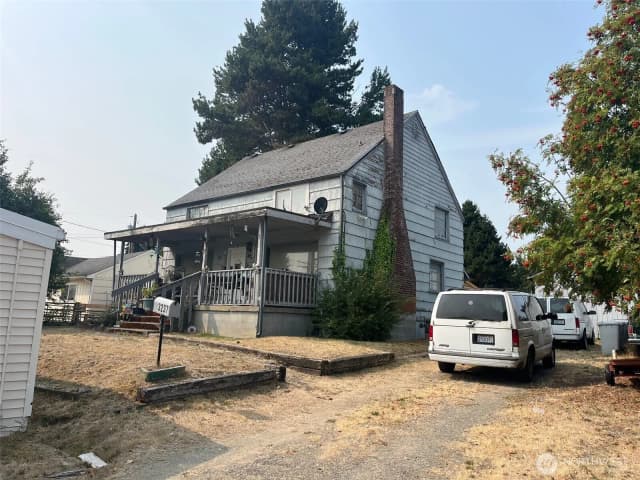 Property photo for 3237 Perry Avenue Ne, Bremerton