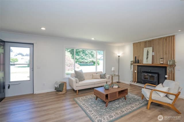 Property photo for 15512 Elm Street E, Sumner photo 4