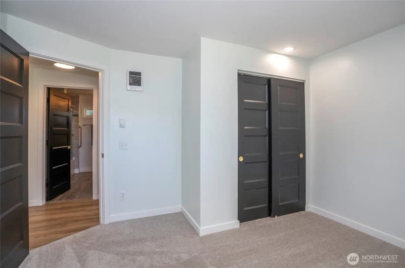 Property photo for 15512 Elm Street E, Sumner photo 18